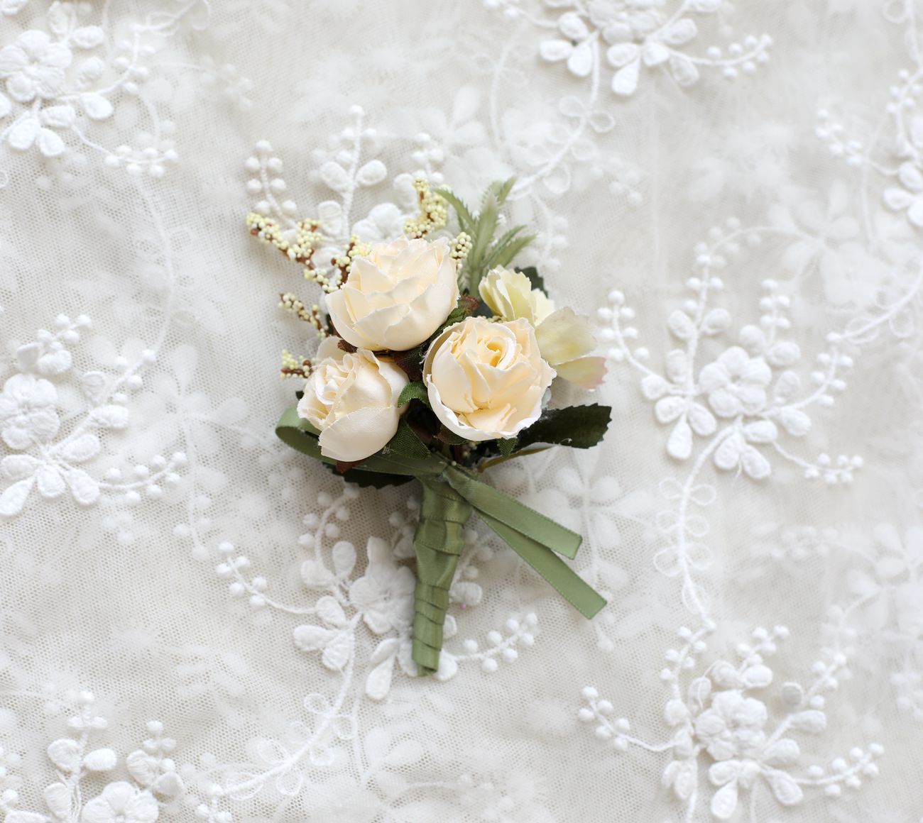 Groom And Groomsman Corsage